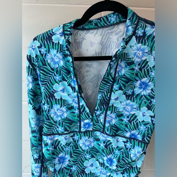 TSLA's Rashguard Front Half-Zip, Long Sleeve50+SPF/UPF sun protection - Picture 4 of 10